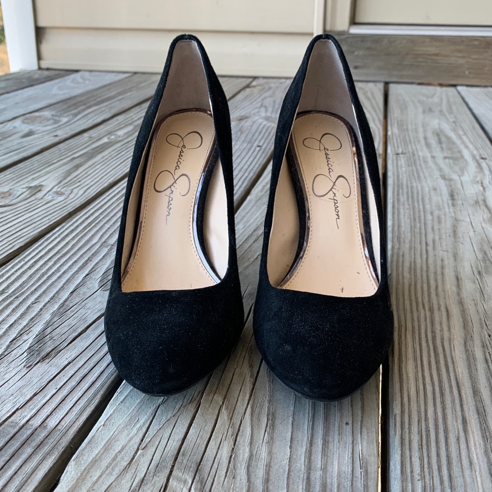 Round Toe Pumps